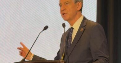 LOGÍSTICA ES LA CAPACIDAD DE UNA NACIÓN PARA TRANSFORMAR SU UBICACIÓN GEOGRÁFICA EN DESARROLLO