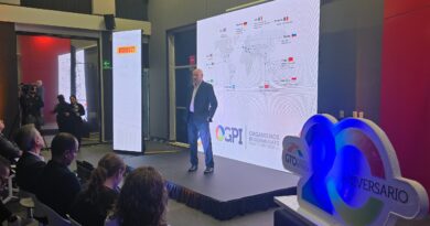 CEO DE PIRELLI MÉXICO CONVIVE CON ESTUDIANTES Y DEVELA VALORES Y FUNDAMENTOS DE LA EMPRESA